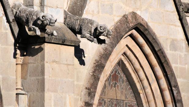 Las singulares gárgolas de la Basílica del Voto Nacional