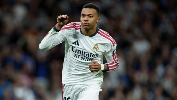 Kylian Mbappé celebra el 3-0 ante el Sevilla