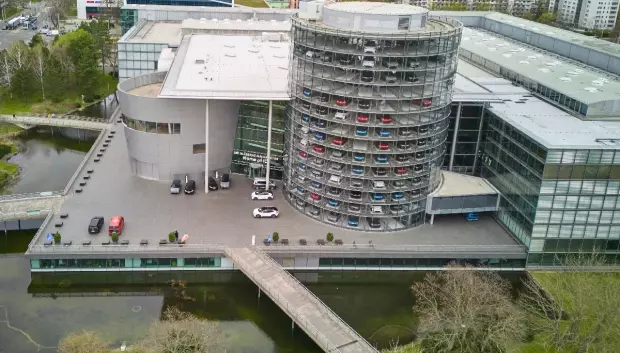 Los insostenibles coches de Europa ya se han llevado alguna fábrica por delante