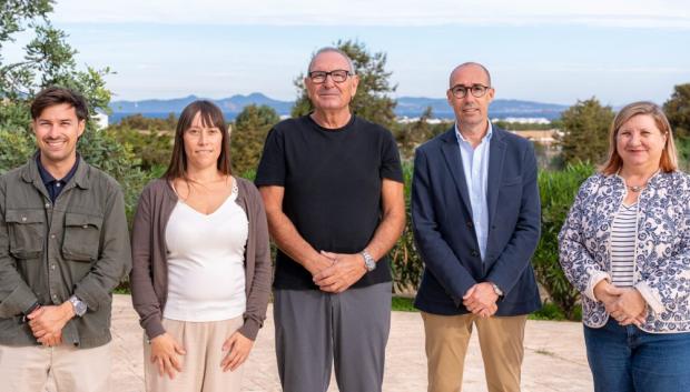 En el centro, Vicent Tur, candidato de Sa Unió al Senado.