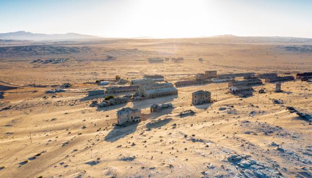 Vista aérea del antiguo pueblo minero de Kolmanskop (Namibia)