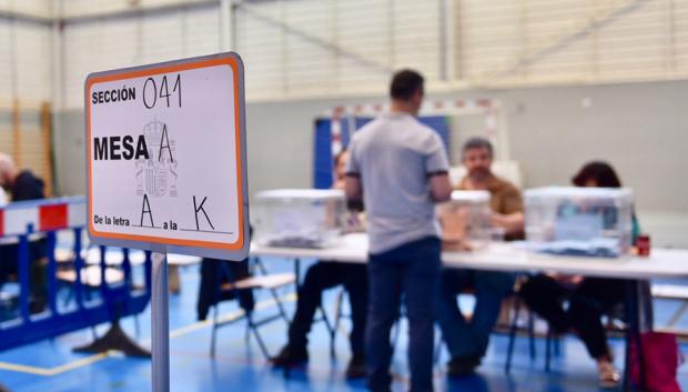 Colegio electoral en España