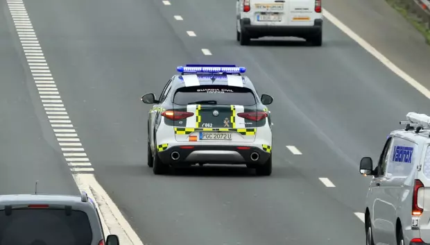 Los coches de la Guardia Civil no deben cometer infracciones