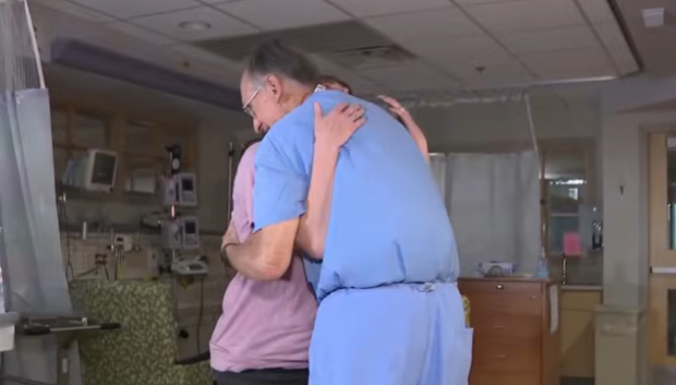 Megan saluda al médico que le salvó la vida