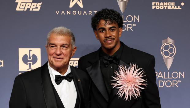 Lamine Yamal y Joan Laporta, durante la gala del Balón de Oro