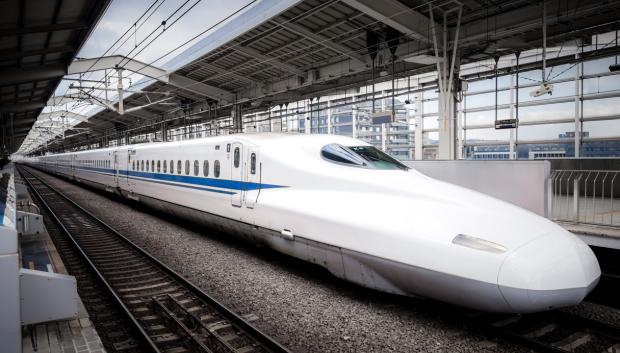 Tren bala Shinkansen en la estación de Kyoto