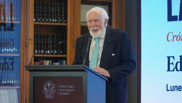 Eduardo Garrigues durante la presentación de su nuevo libro 'La guerra de la Sal'