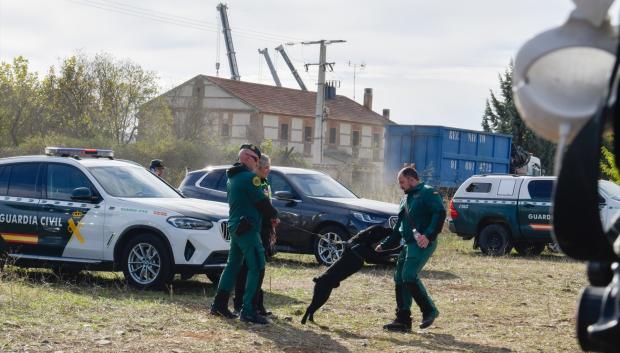 Guardia Civil peina "palmo a palmo" los vagones en busca de últimas víctimas antes de cerrar el operativo