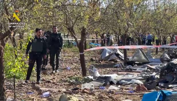 Captura de vídeo facilitado por la Guardia Civil del lugar del siniestro mientras los servicios de emergencia