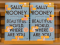 La novela de Sally Rooney en un escaparate