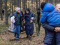 Migrantes en el bosque de la frontera entre Rusia y Polonia