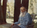 León Tolstoi en su finca de Yasnaia Poliana, primer retrato ruso en color