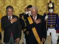 Mario Vargas Llosa recibe la medalla al Mérito de la Orden de la Gran Cruz en Quito, Ecuador, el pasado septiembre