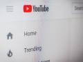 Los verificadores de datos piden a YouTube que se centre en proporcionar el contexto adecuado