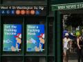 La campaña publicitaria a favor de la vacunación que han instalado las autoridades sanitarias noteamericanas en el metro de Nueva York