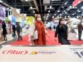 Asistentes a su llegada a Fitur durante el primer día de apertura al público general de la 42ª edición de la Feria Internacional del Turismo, Fitur 2022.