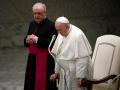 El Papa Francisco junto a Leonardo Sapienza, durante la audiencia general de este miércoles 26 de enero