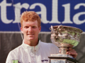 Jim Courier con su trofeo de Roland Garros en 1992