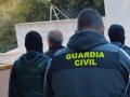 La Guardia Civil en el momento de la detención de uno de los acusados.

La Guardia Civil ha detenido a tres hombres por una presunta violación a una mujer, a la que se cree que habrían drogado con una sustancia que se está analizando, en Magaluf, Calvià (Mallorca).

SOCIEDAD ESPAÑA EUROPA ISLAS BALEARES AUTONOMÍAS
GUARDIA CIVIL