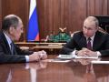 El canciller ruso Sergey Lavrov y el presidente ruso Vladimir Putin