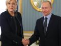 La candidata presidencial francesa, Marine Le Pen, junto al presidente ruso Vladimir Putin