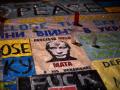 Carteles de protesta contra la invasión iniciada por Vladimir Putin en Ucrania