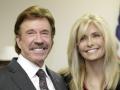 Chuck Norris junto a su esposa, Gena O'Kelley, en una imagen de 2010