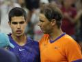 Nadal y Alcaraz se saludan tras la semifinal de Indian Wells