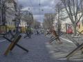 Obstáculos antitanque desplegados en una calle en Odesa, esta semana