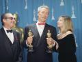 Clint Eastwood, acompañado en la imagen por Jack Nicholson y Barbra Streisand, triunfó con Sin perdón en la gala de los Oscar 1993, la misma en la que se produjo una gran sorpresa en la categoría de mejor actriz de reparto