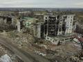 Vista aérea de un edificio de viviendas bombardeado en Borodianka, al noroeste de Kiev, este miércoles