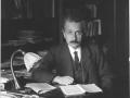 Albert Einstein en la Universidad de Berlín en 1920