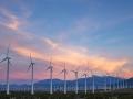 Las energías renovables como la eólica tienen más producción con el buen tiempo