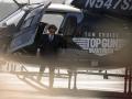 Tom Cruise llega al estreno mundial de Top Gun: Maverick a bordo de su propio helicóptero