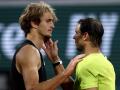 Rafa Nadal saluda a Alexander Zverev tras la retirada del tenista alemán