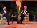 John Bolton y Ramón Pérez-Maura durante la entrevista en los jardines del Palacio de Líria