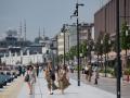 Turistas pasean en Galataport en Estambul