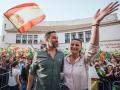 Santiago Abascal, arropando a su candidata a la presidencia de la Junta andaluza, Macarena Olona