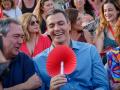 Pedro Sánchez se agarra a un cheque de 300 euros tras la derrota electoral en Andalucía