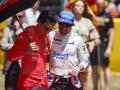Carlos Sainz junto a Fernando Alonso, piloto de Alpine