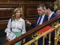 La vicepresidenta segunda del Gobierno y ministra de Trabajo y Economía Social, Yolanda Díaz (i) conversa con el ministro de Consumo, Alberto Garzón (d),y el portavoz del PNV, Aitor Esteban, a su llegada al Congreso
