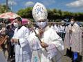 El cardenal Leopoldo Brenes en la procesión de la Virgen de Fátima el 13 de agosto de 2022
