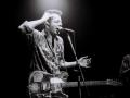 Joe Strummer tocando con The Pogues en Tokio en 1992