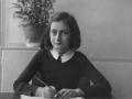 Una imagen de la pequeña Ana Frank