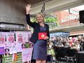 La Primera Ministra de Suecia y líder del Partido de los Socialdemócratas, Magdalena Andersson, asiste a una reunión de campaña durante las elecciones generales en Bredang, en las afueras de Estocolmo, Suecia.