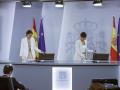 Las ministras de Justicia, Pilar Llop (i), y la ministra de Política Territorial y portavoz del Gobierno, Isabel Rodríguez