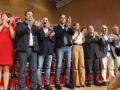 El presidente del Gobierno, Pedro Sánchez (c), acompañado de varios presidentes autonómicos en la reunión del Consejo Político Federal del PSOE, este sábado, en Zaragoza.