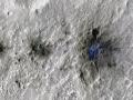 Estos cráteres se formaron por el impacto de un meteorito en Marte el 5 de septiembre de 2021.