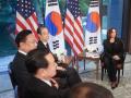 Kamala Harris se reúne con líderes de Corea del Sur durante su visita a Seúl