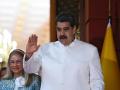 El presidente de Venezuela, Nicolás Maduro, acompañado de su esposa Cilia Flores